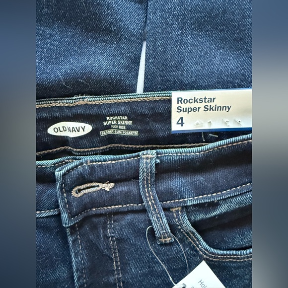 NWT - Old Navy Rockstar Super Skinny High Rise - Size 4 - Picture 3 of 7